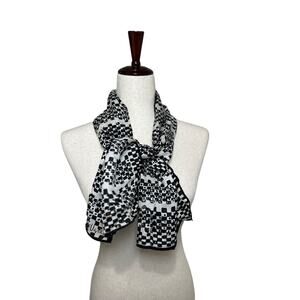 Vintage Vera Neuman Lack & White Geometric rectangular Silk Scarf Ascot